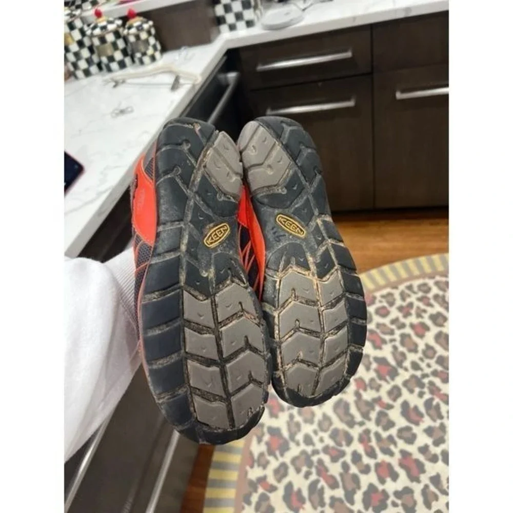 Keen‎ shoes orange size 6